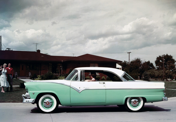 Images of Ford Crestline Victoria Hardtop 1955