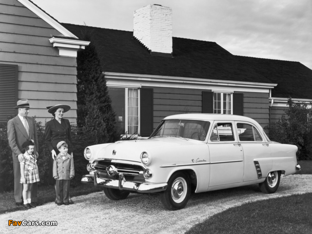 Ford Customline Fordor Sedan (73B) 1952 wallpapers (640 x 480)