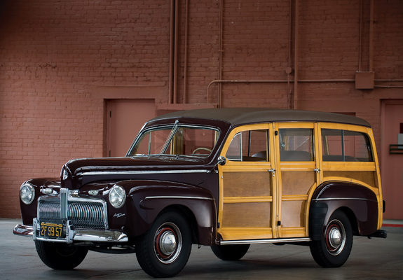 Ford V8 Super Deluxe Station Wagon (21A-79B) 1942 photos