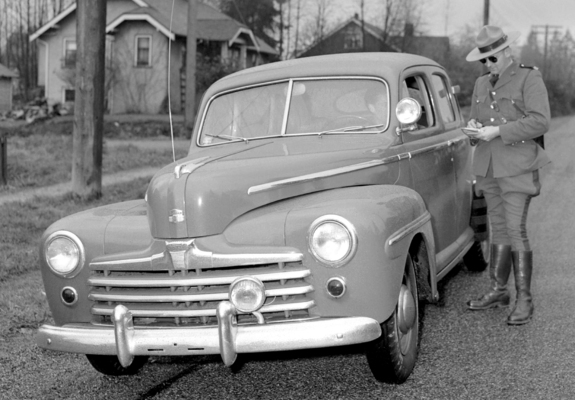 Ford V8 Super Deluxe Tudor Sedan (79A-70A) 1947 photos