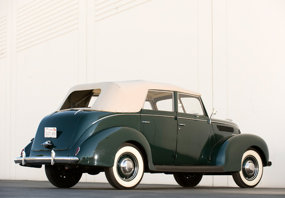 Images of Ford V8 Deluxe Convertible Sedan (81A-740) 1938