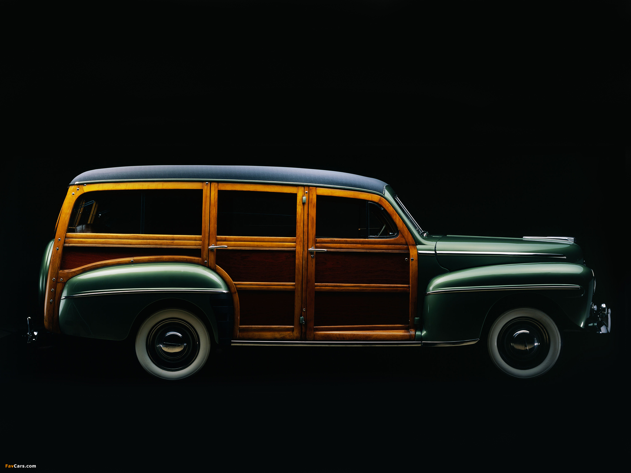 Images of Ford V8 Super Deluxe Station Wagon (79B) 1947 (2048 x 1536)