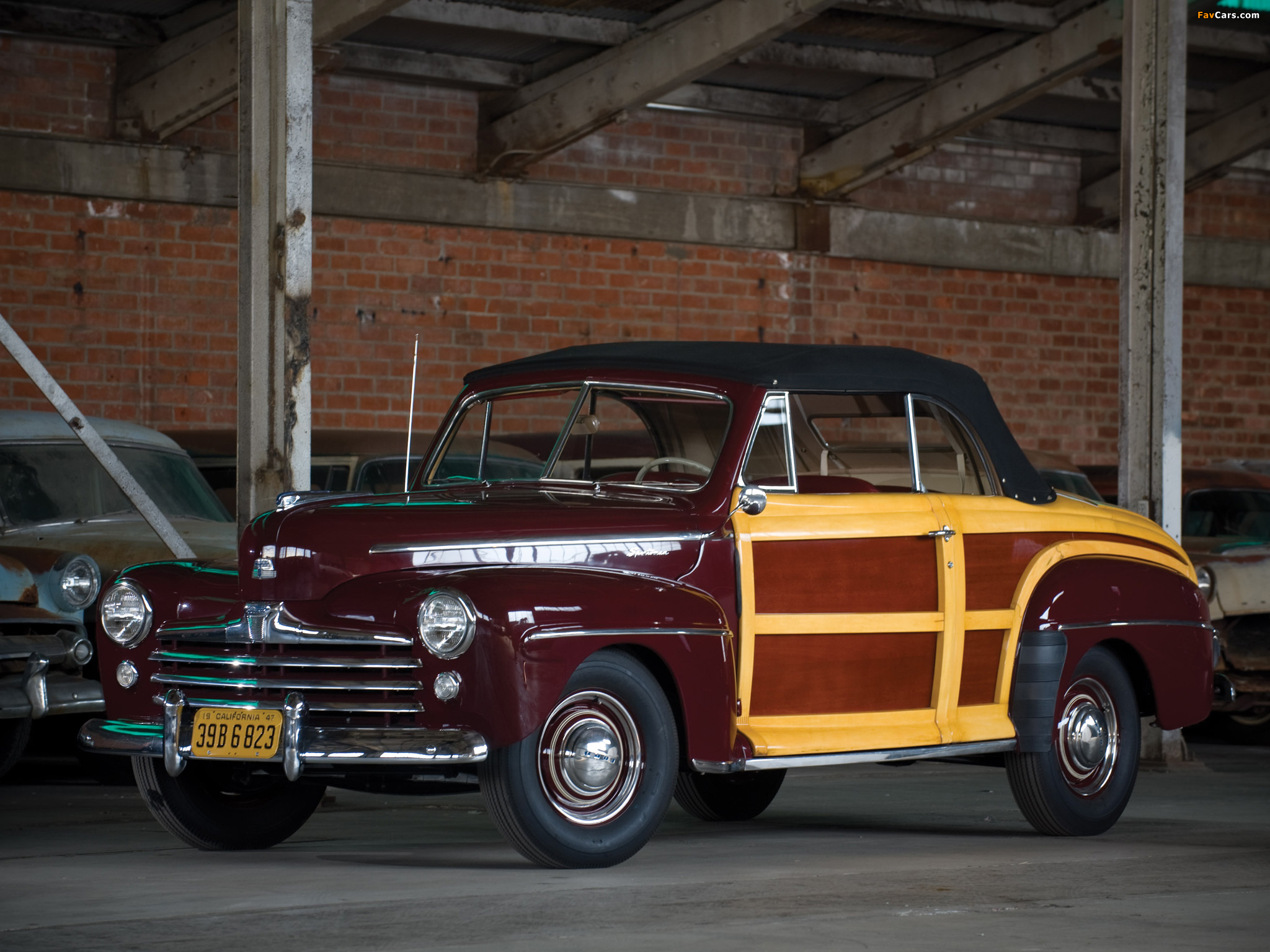 Images of Ford Super Deluxe Sportsman Convertible 1947–48 (2048 x 1536)