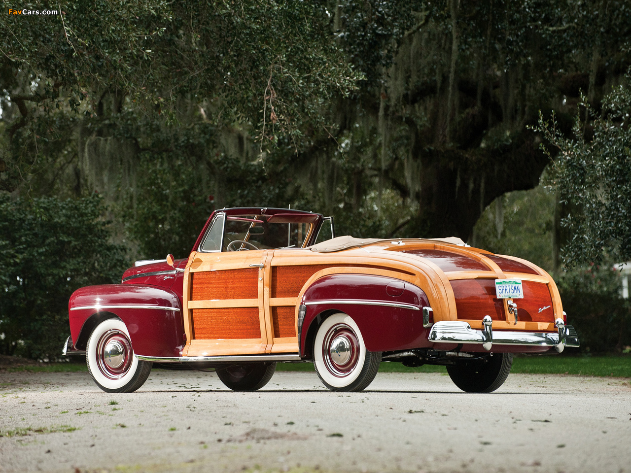 Photos of Ford Super Deluxe Sportsman Convertible 1947–48 (1280 x 960)