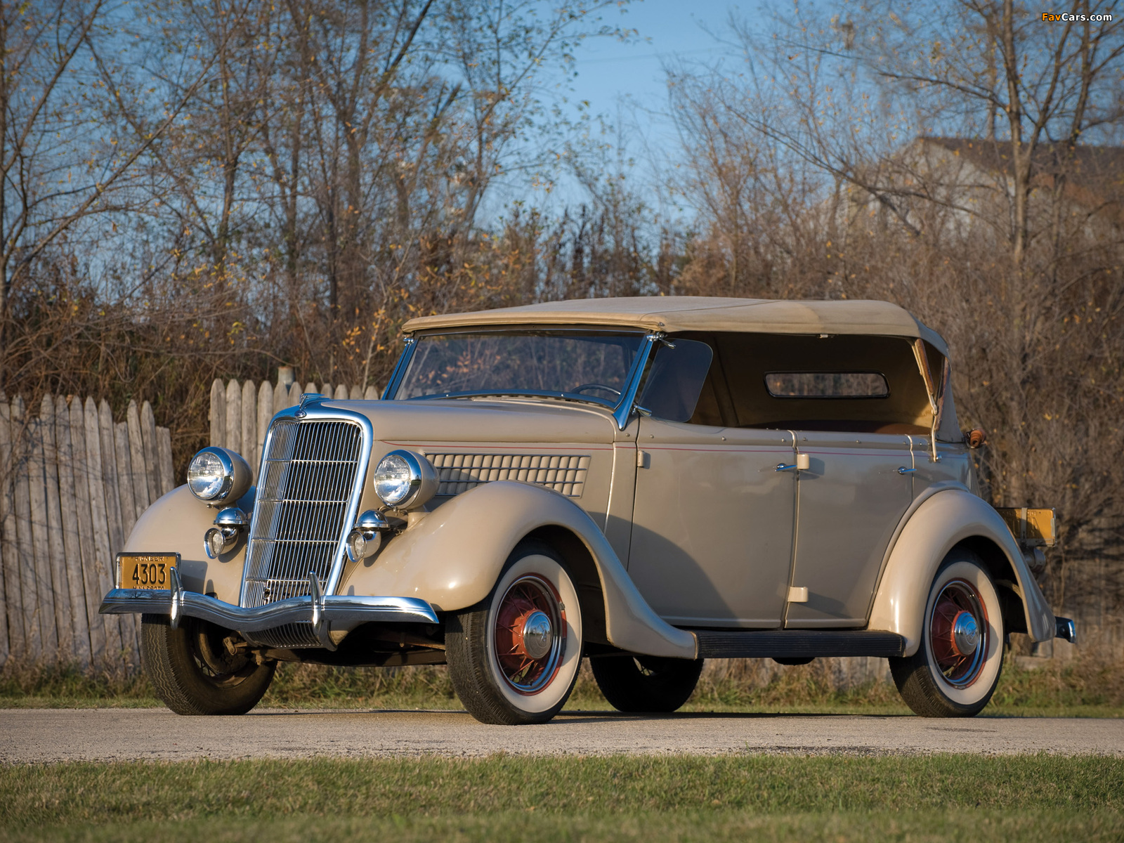 Pictures of Ford V8 Deluxe Phaeton (48-750) 1935 (1600 x 1200)