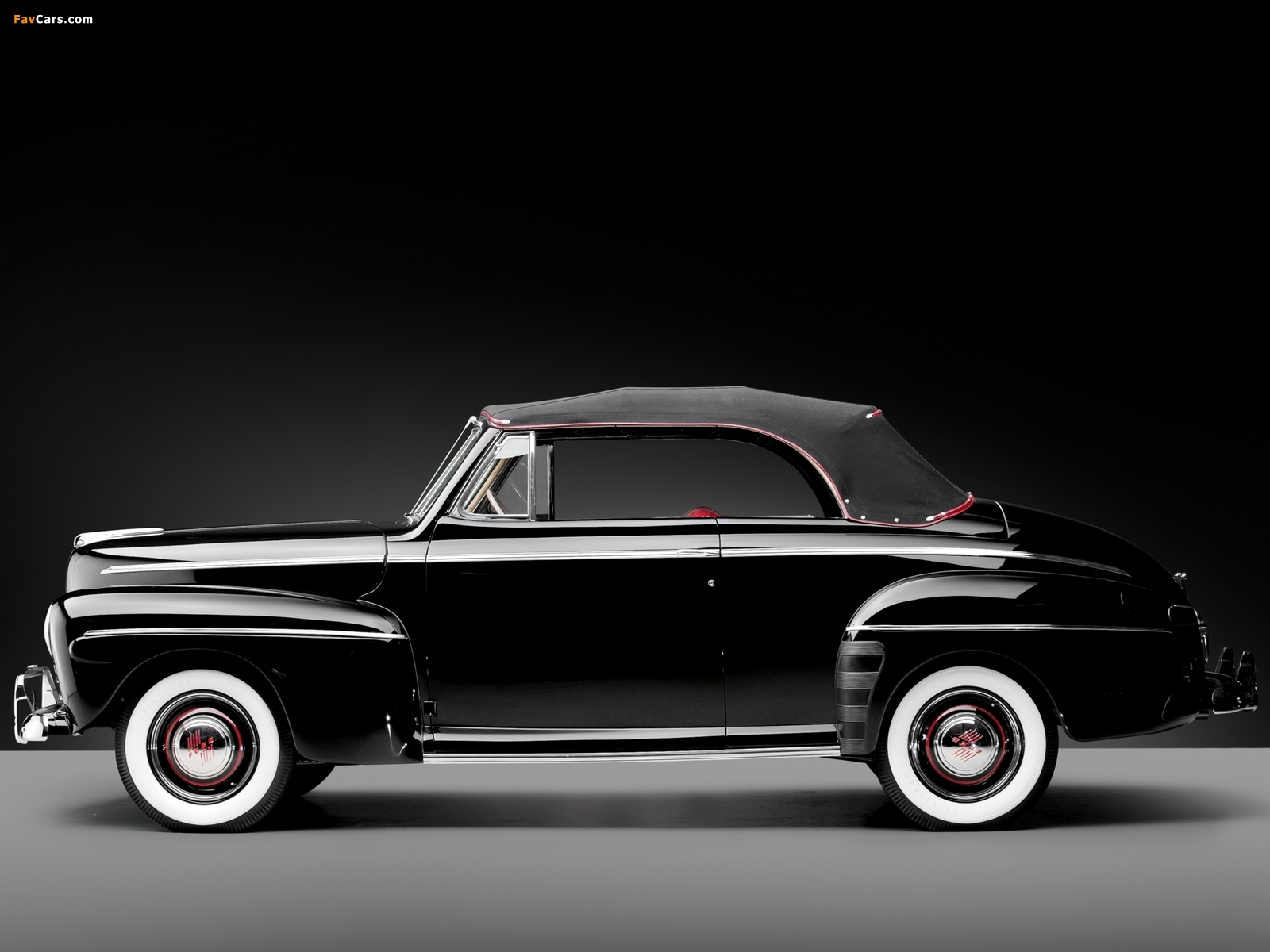 Ford V8 Super Deluxe Convertible Coupe 1946 wallpapers (1600x1200)