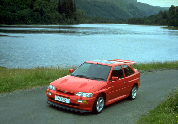 Images of Ford Escort RS Cosworth UK-spec 1992–93