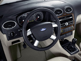 Ford Focus 5-door 2004–08 images