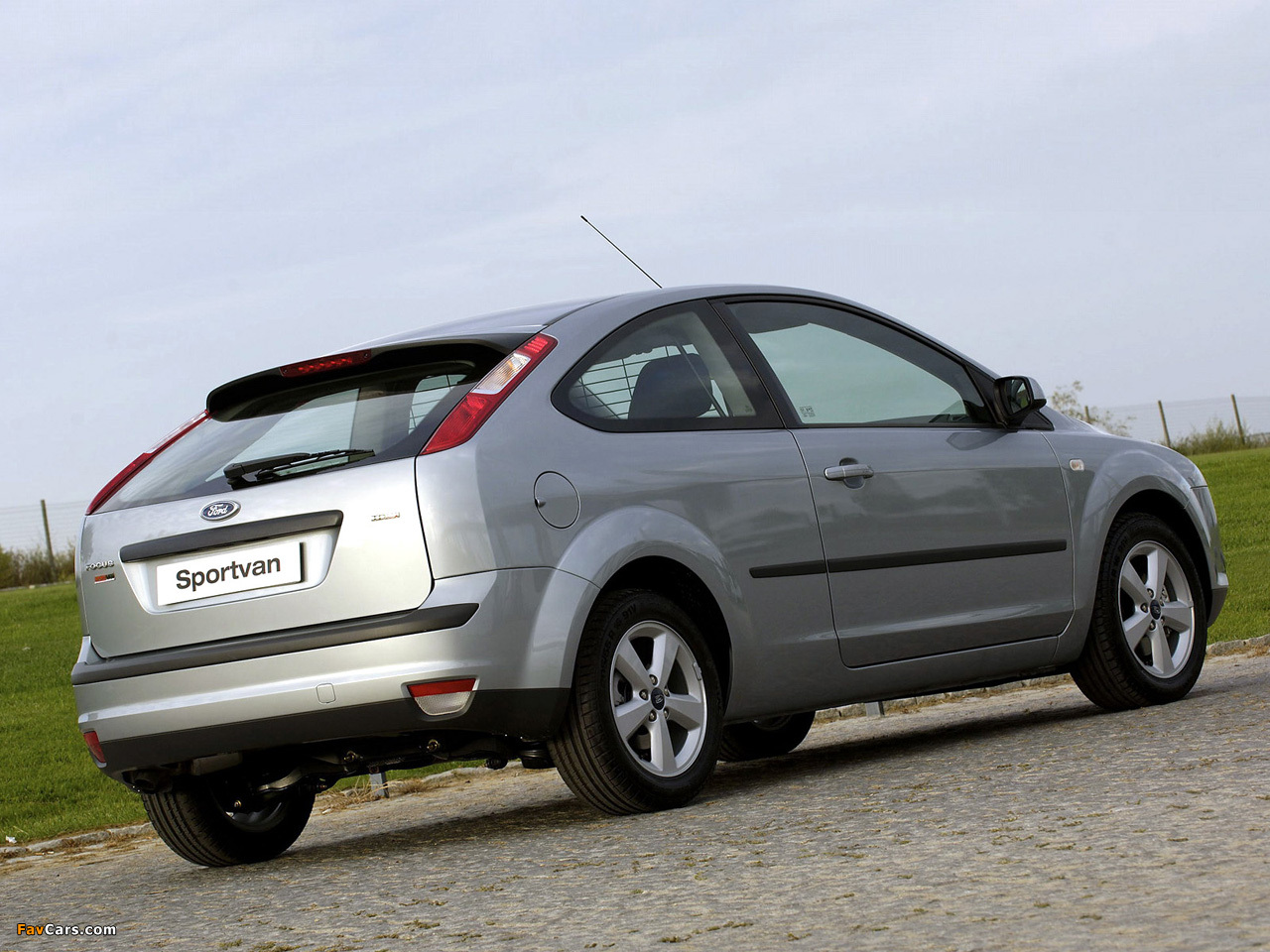 ford focus 3 двери