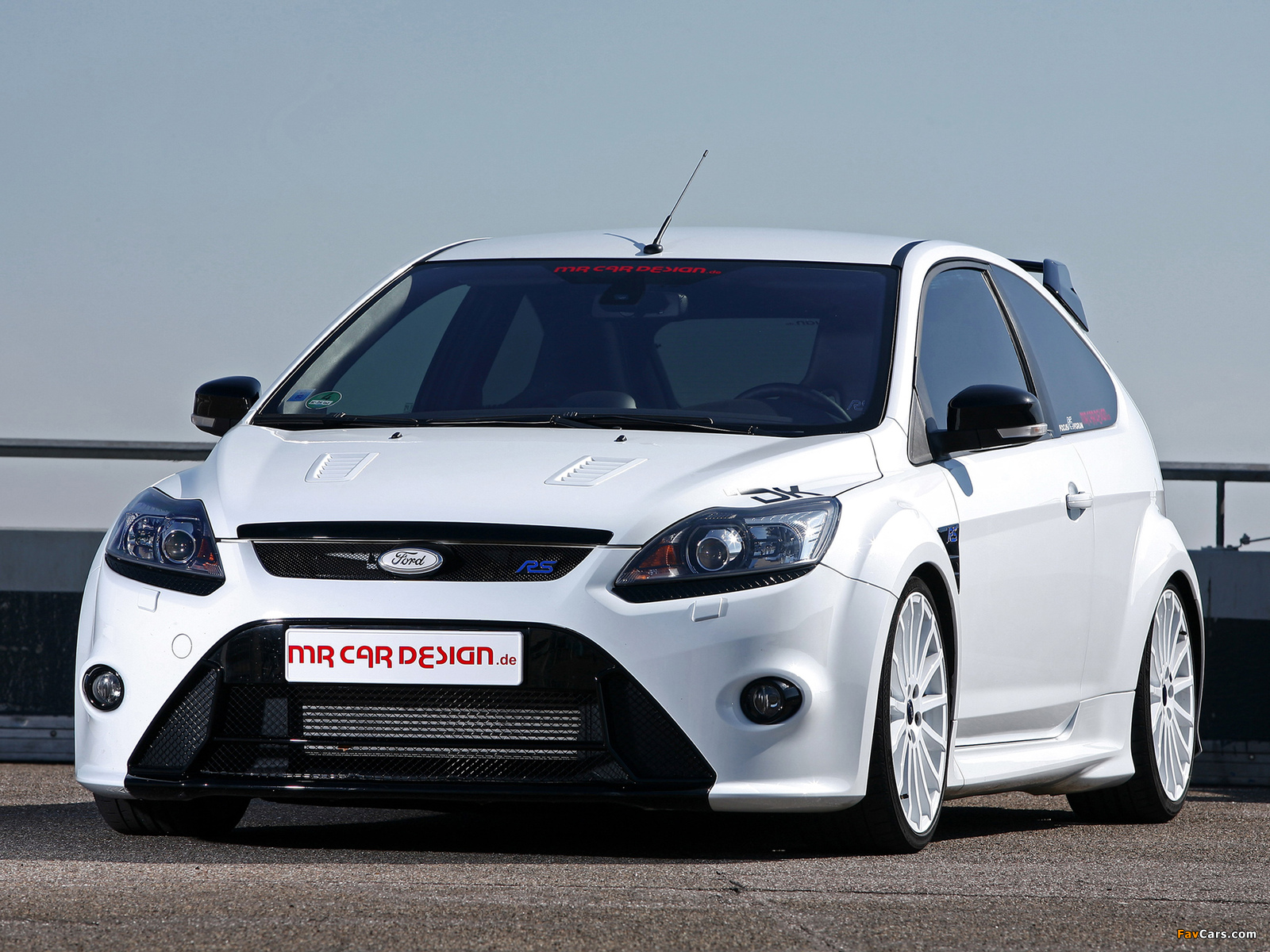 MR Car Design Ford Focus RS 2011 wallpapers (1600 x 1200)