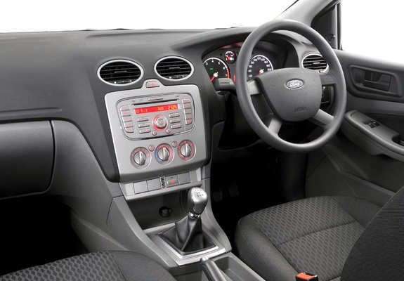 Images of Ford Focus Sedan ZA-spec 2009–10