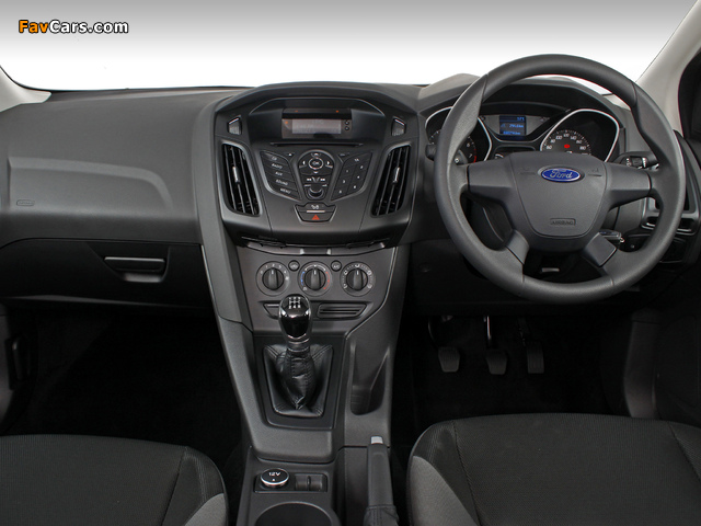 Images of Ford Focus Sedan ZA-spec 2011 (640 x 480)