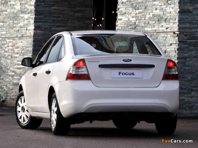 Photos of Ford Focus Sedan ZA-spec 2009–10 (640 x 480)