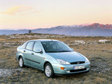 Pictures of Ford Focus Sedan 1998–2001