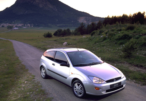 Ford Focus 3-door 1998–2001 wallpapers