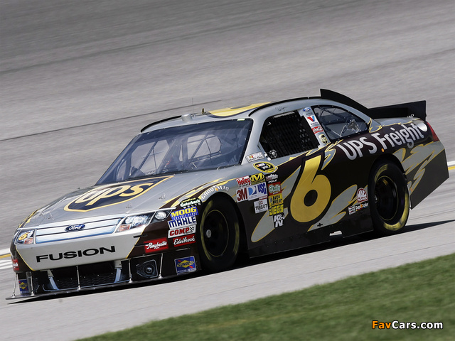Ford Fusion NASCAR Sprint Cup Series Race Car 2009–12 photos (640 x 480)