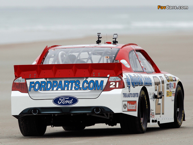 Ford Fusion NASCAR Sprint Cup Series Race Car 2009–12 wallpapers (640 x 480)