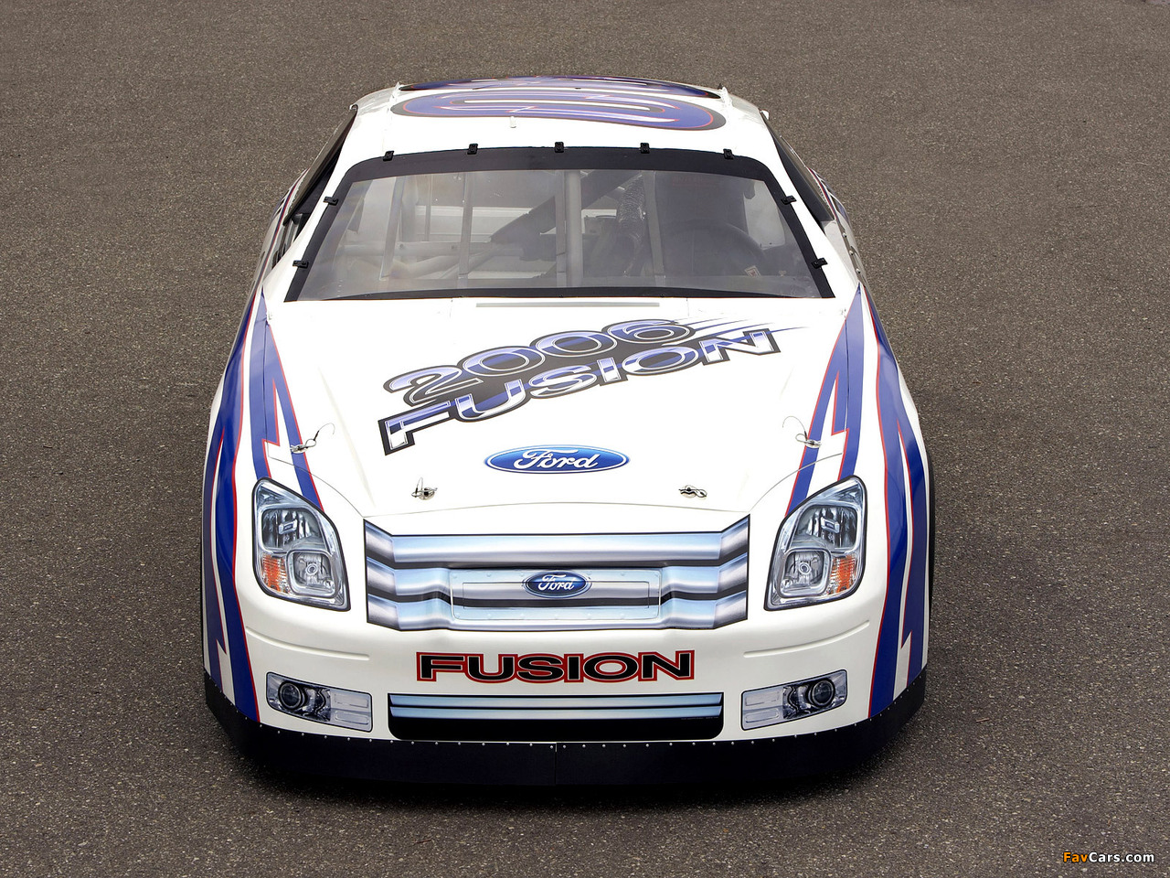 Photos of Ford Fusion NASCAR Sprint Cup Series Race Car 2006–08 (1280 x 960)