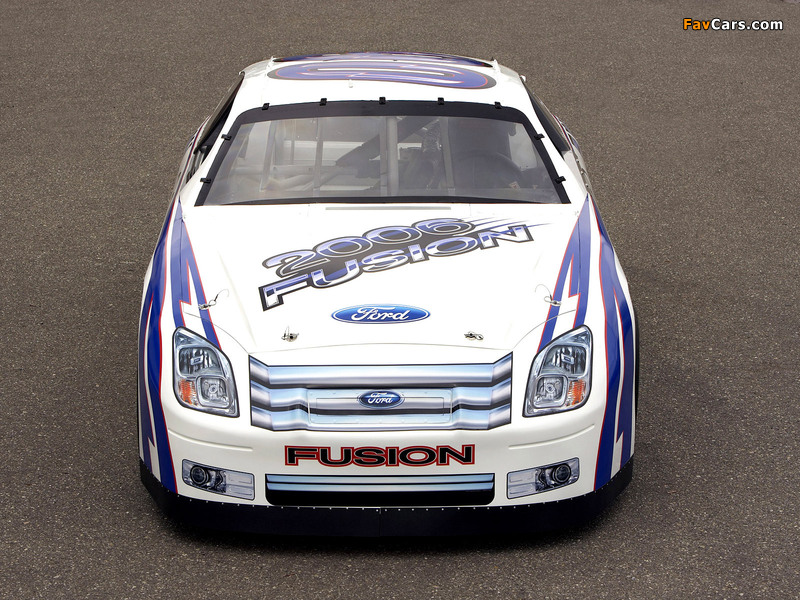 Photos of Ford Fusion NASCAR Sprint Cup Series Race Car 2006–08 (800 x 600)
