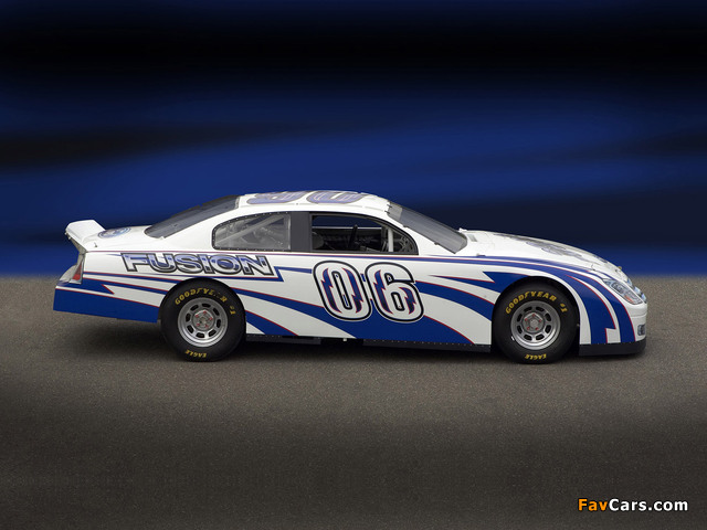 Pictures of Ford Fusion NASCAR Sprint Cup Series Race Car 2006–08 (640 x 480)