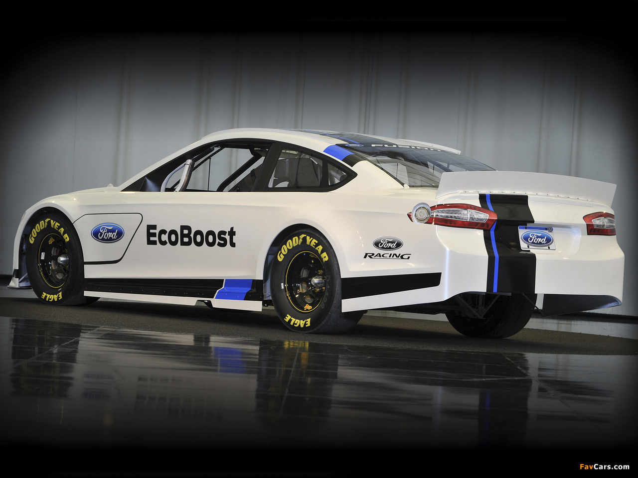 Pictures of Ford Fusion NASCAR Race Car 2012 (1280 x 960)