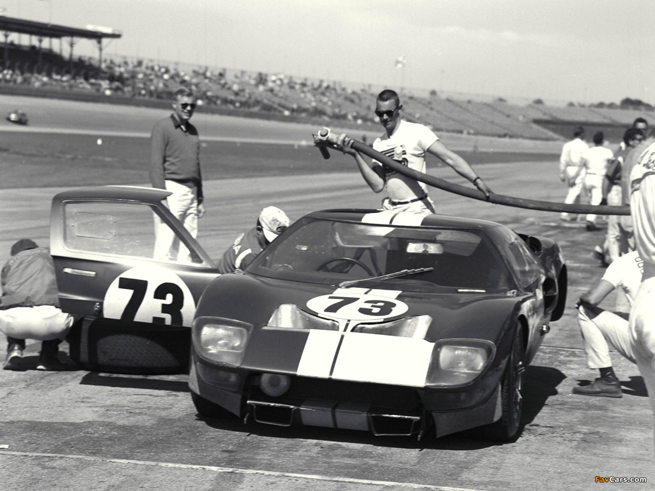 Photos of Ford GT40 at Daytona 1965 (1280 x 960)