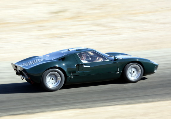 Photos of Ford GT40 (MkII) 1965–66