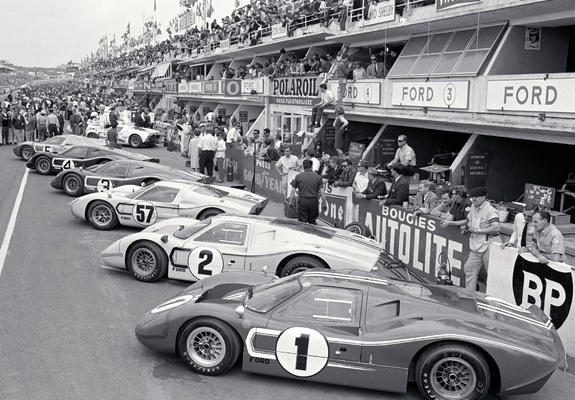 Photos of Ford GT40 Le Mans Race Car 1966
