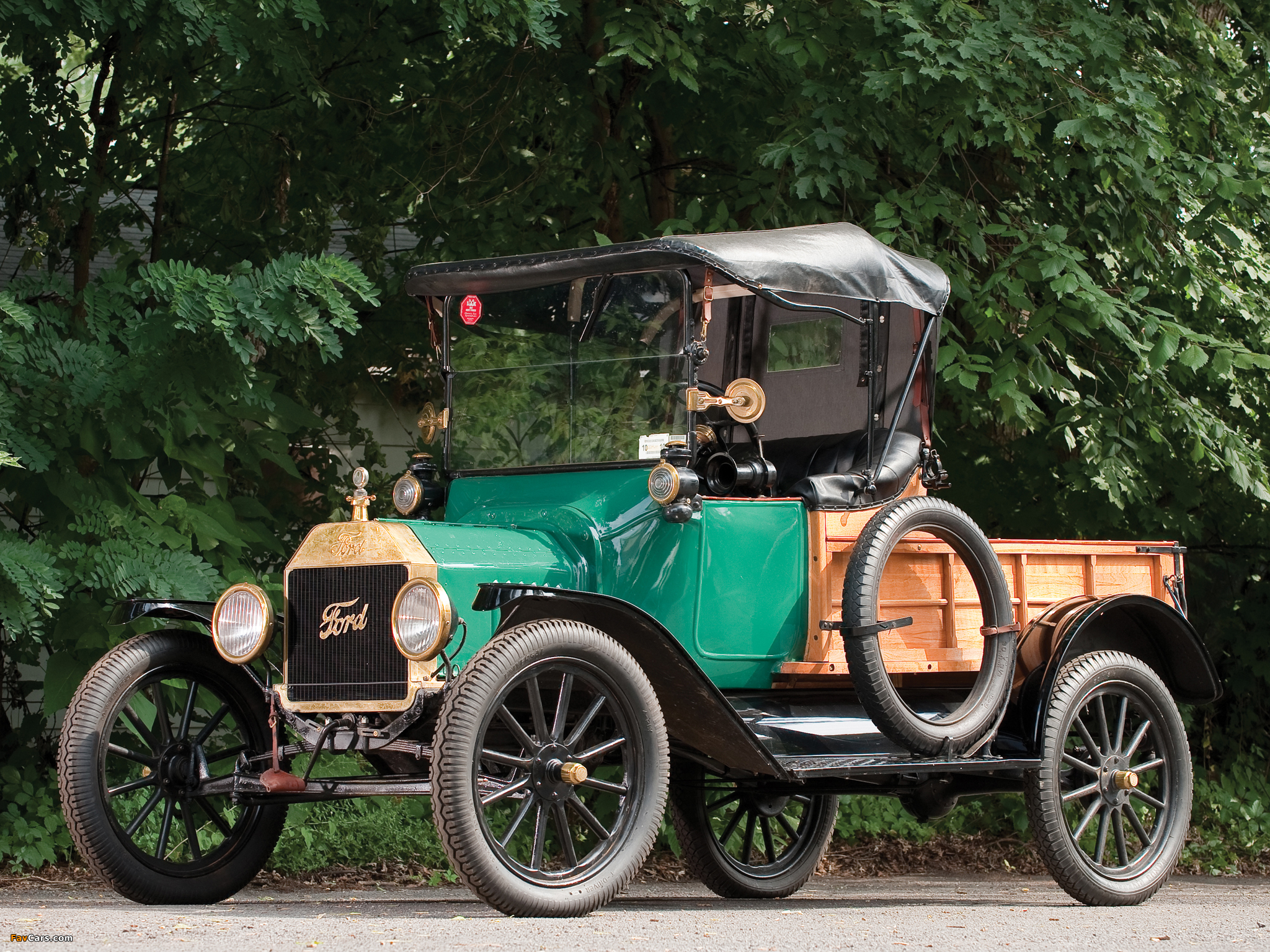 Первые машины как называются. Ford t 1915. Ford model t. Ford model t Pickup. Ford model t Roadster.