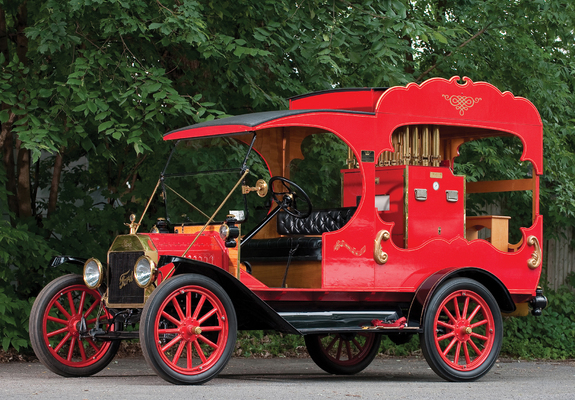 Pictures of Ford Model T Calliope Truck 1913