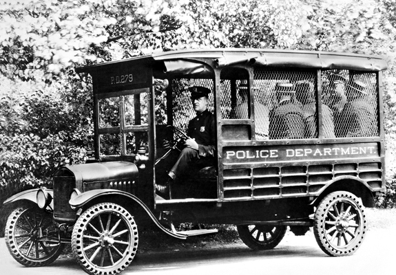 Pictures of Ford Model T Police Truck 1919