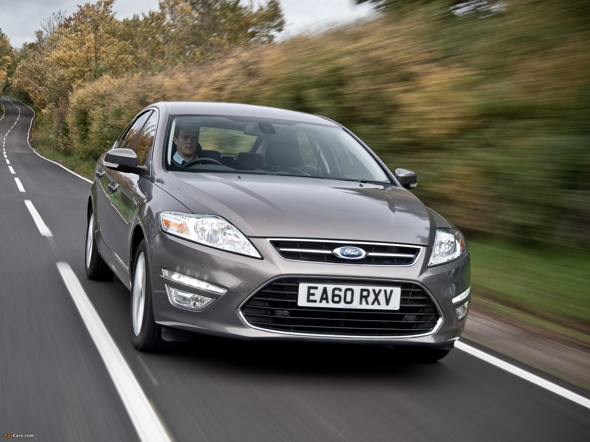 Photos of Ford Mondeo Hatchback UK-spec 2010-13 (2048x1536)