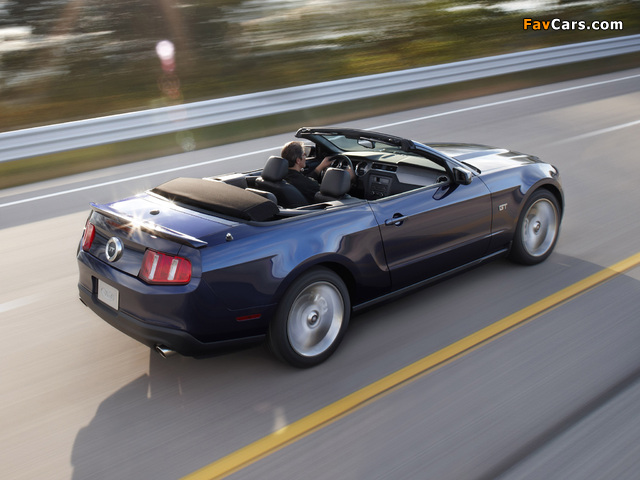 Mustang GT Convertible 2009–12 wallpapers (640 x 480)