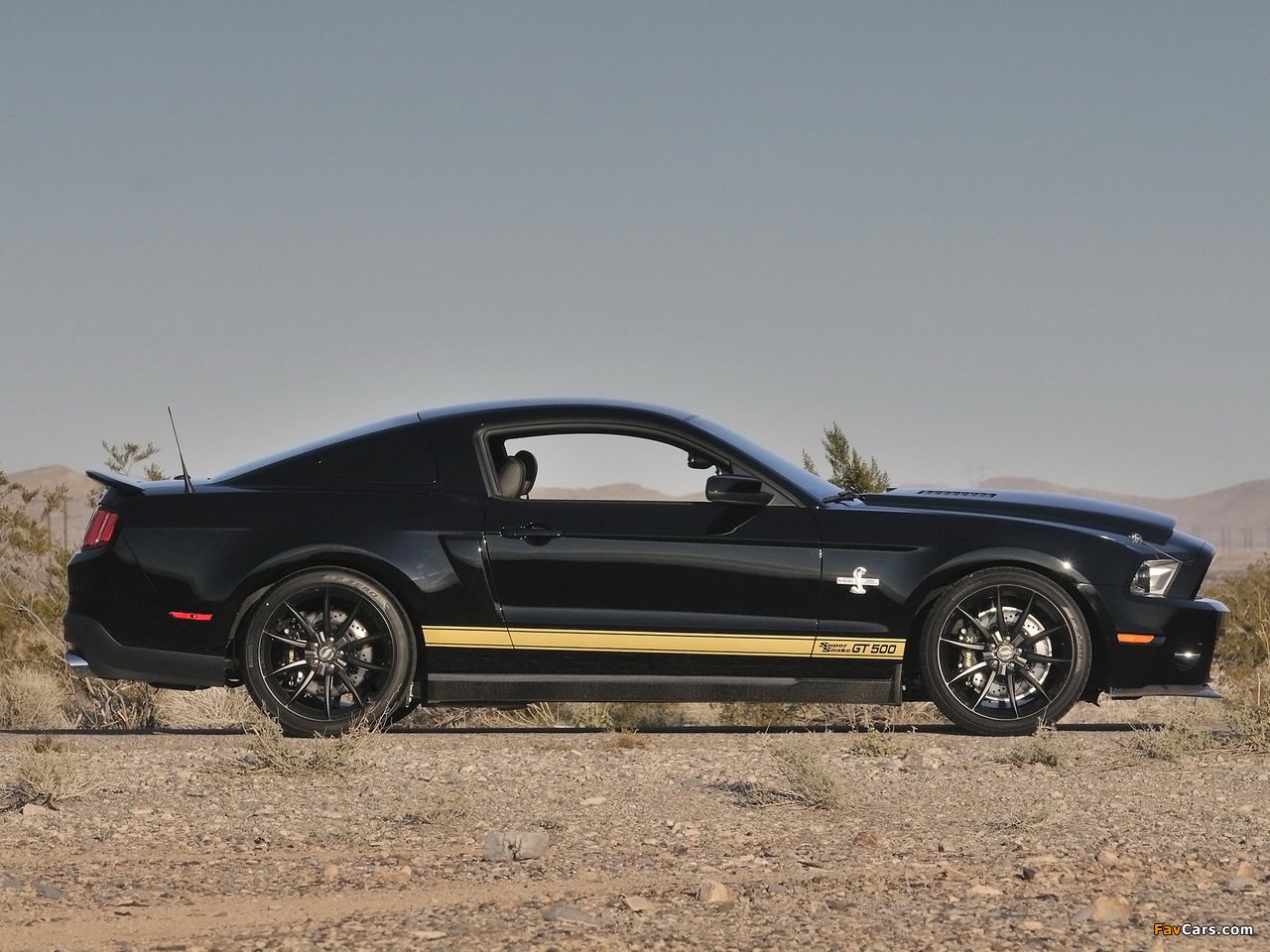 Shelby GT500 Super Snake 50th Anniversary 2012 wallpapers (1280 x 960)