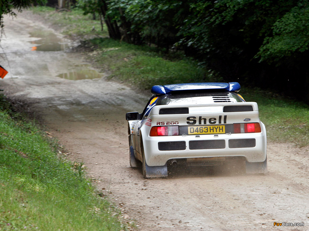 Images of Ford RS200 Group B Rally Car (1024 x 768)