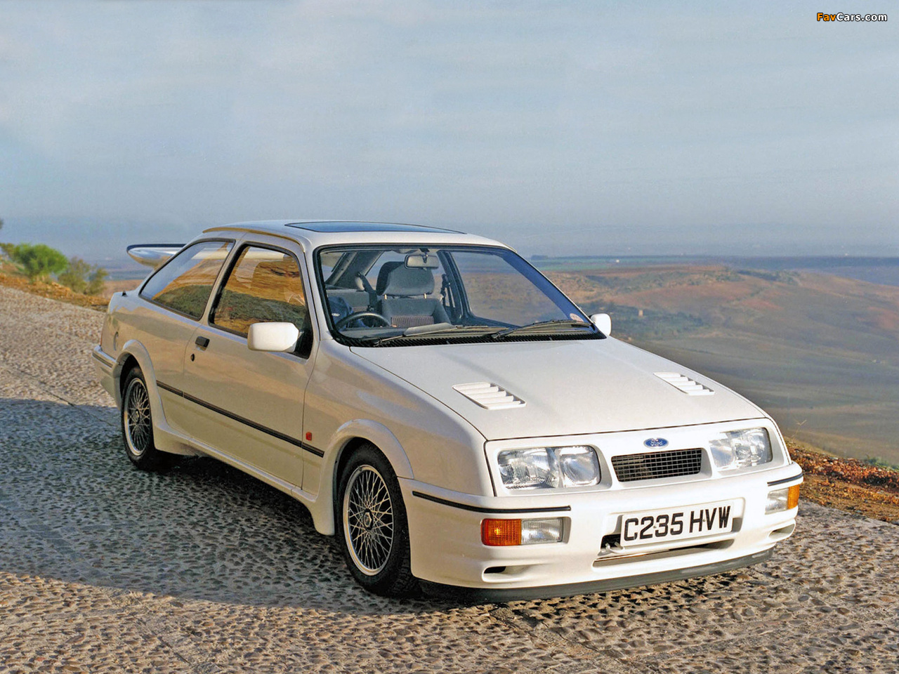 Images of Ford Sierra RS Cosworth UK-spec 1986–88 (1280 x 960)