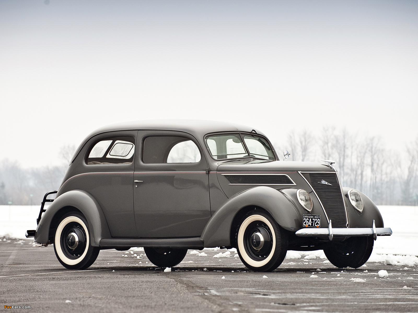 Ford V8 Standard Tudor Sedan (78-700A) 1937 images (1600 x 1200)