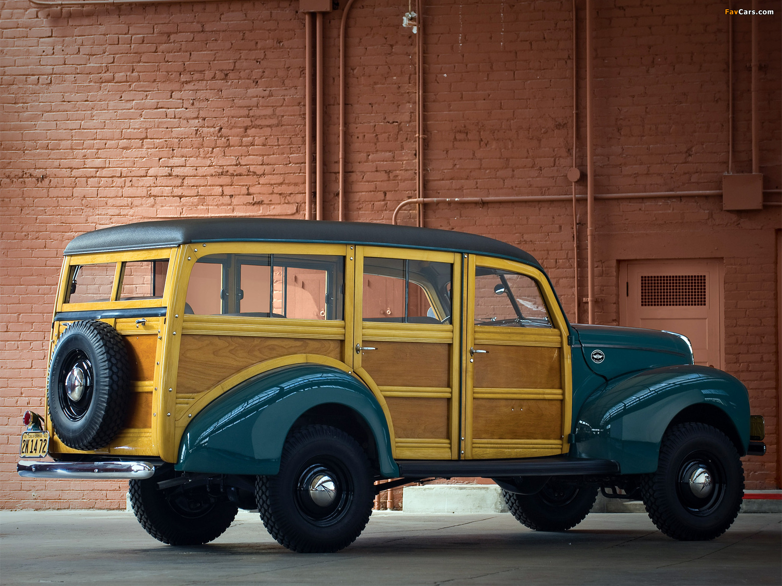 Pictures of Ford Standard Station Wagon by Marmon-Herrington 1940 (1600 x 1200)