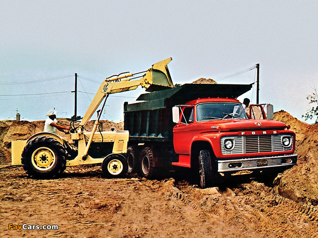 Ford T-Series Tandem Dump Truck 1968 wallpapers (640 x 480)
