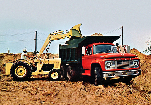 Ford T-Series Tandem Dump Truck 1968 wallpapers