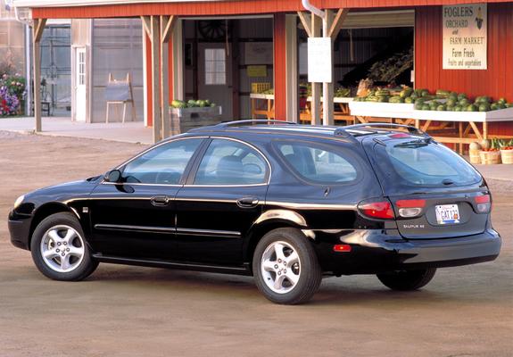 Pictures of Ford Taurus Wagon 2000–04
