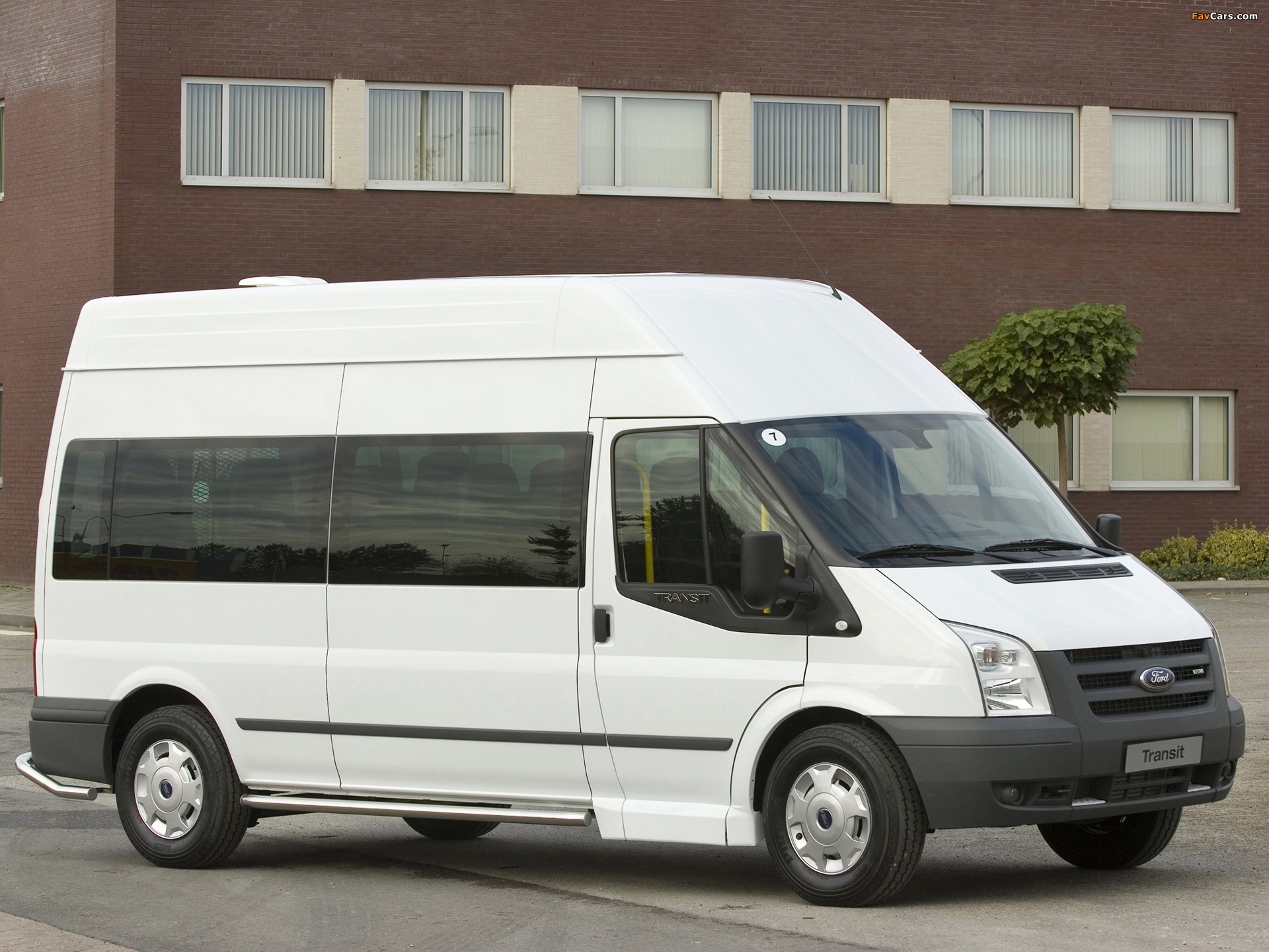 Микроавтобус для перевозки инвалидов на базе Форд Транзит