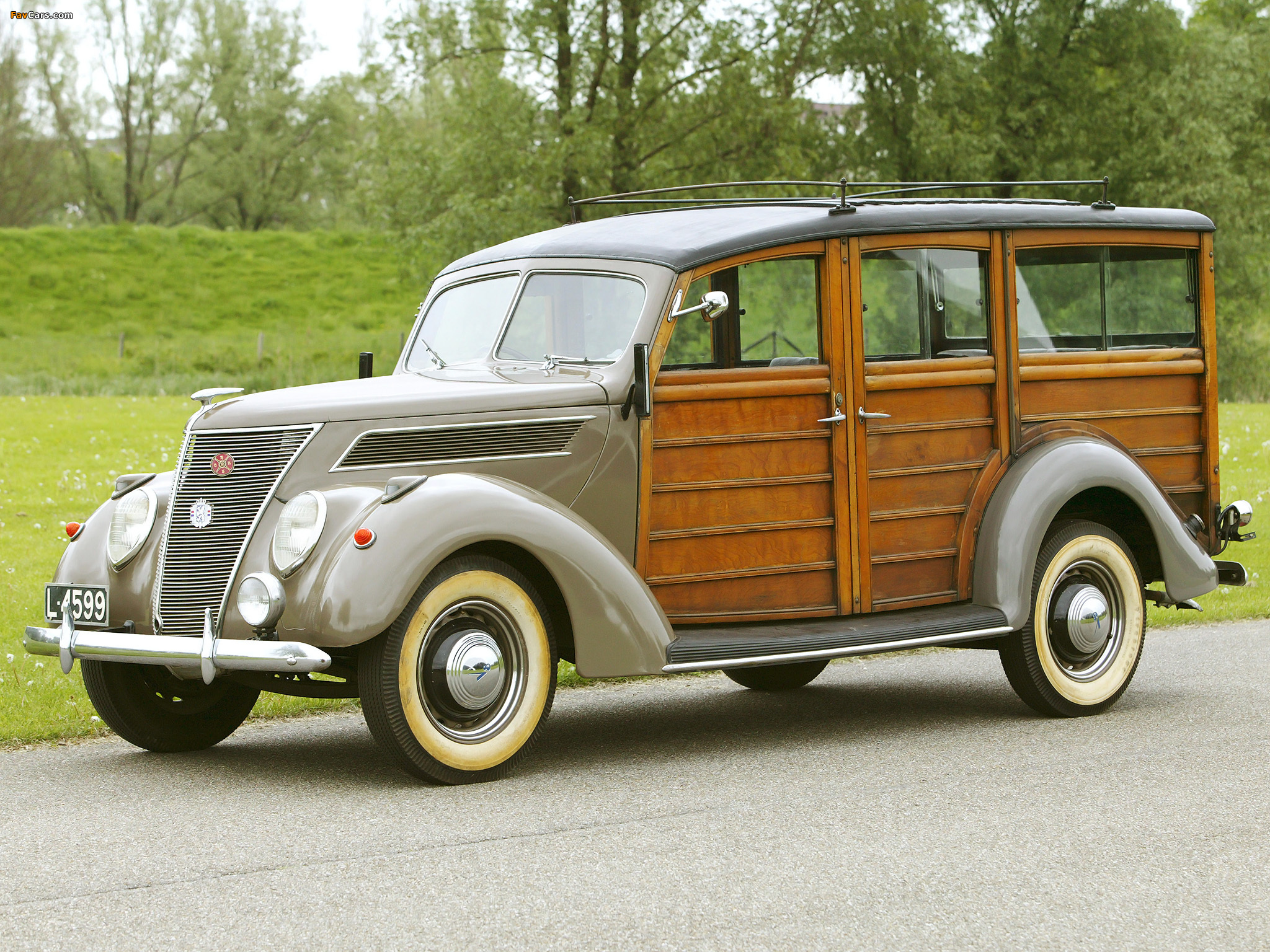 Pictures of Ford V8 Utility Car by Murray (78) 1937 (2048 x 1536)