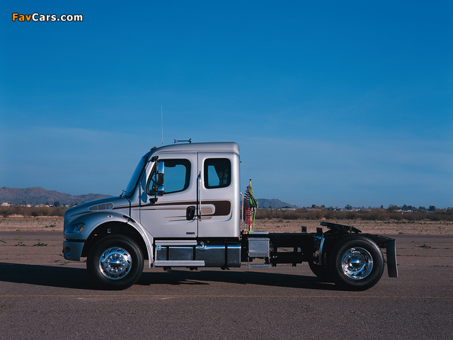 Freightliner Business Class M2 106 Extended Cab 2002 wallpapers (640 x 480)
