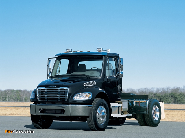 Freightliner Business Class M2 106 2002 wallpapers (640 x 480)
