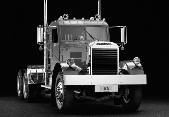 Pictures of Freightliner Conventional 1942