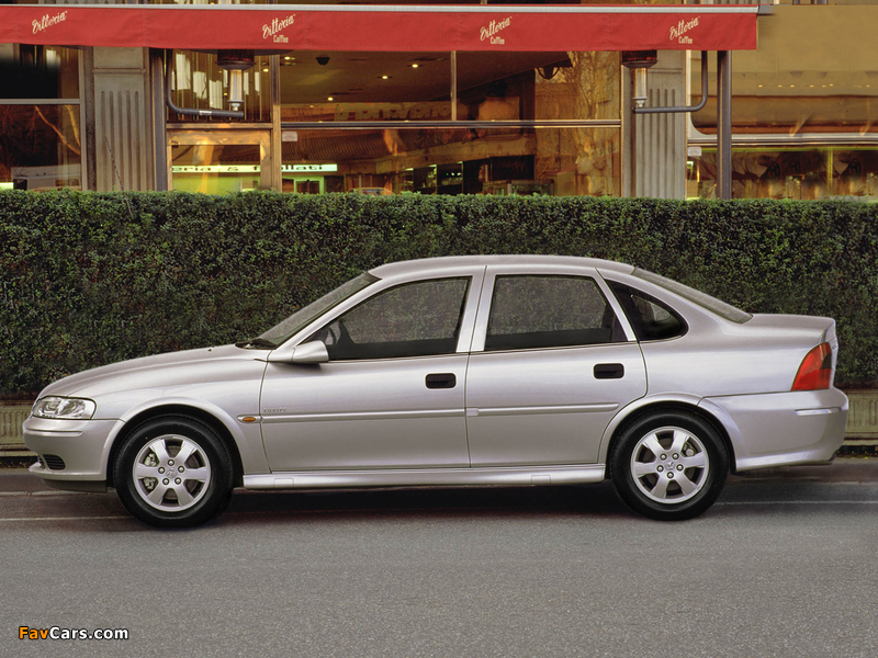 Photos of Holden JS Vectra Sedan 1999–2003 (800 x 600)