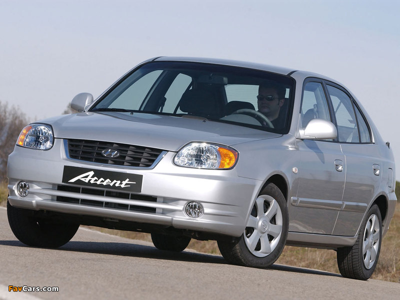 Hyundai Accent 5-door 2003–06 photos (800 x 600)