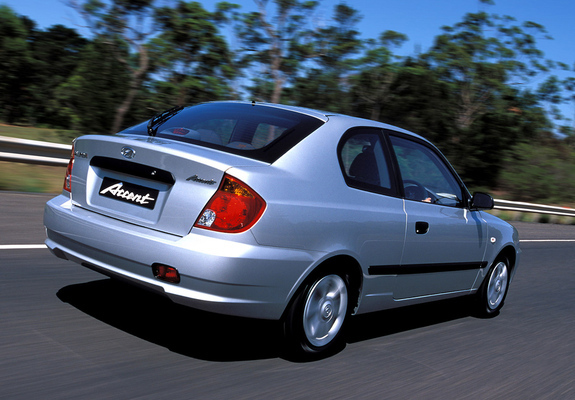 Photos of Hyundai Accent 3-door AU-spec 2003–06
