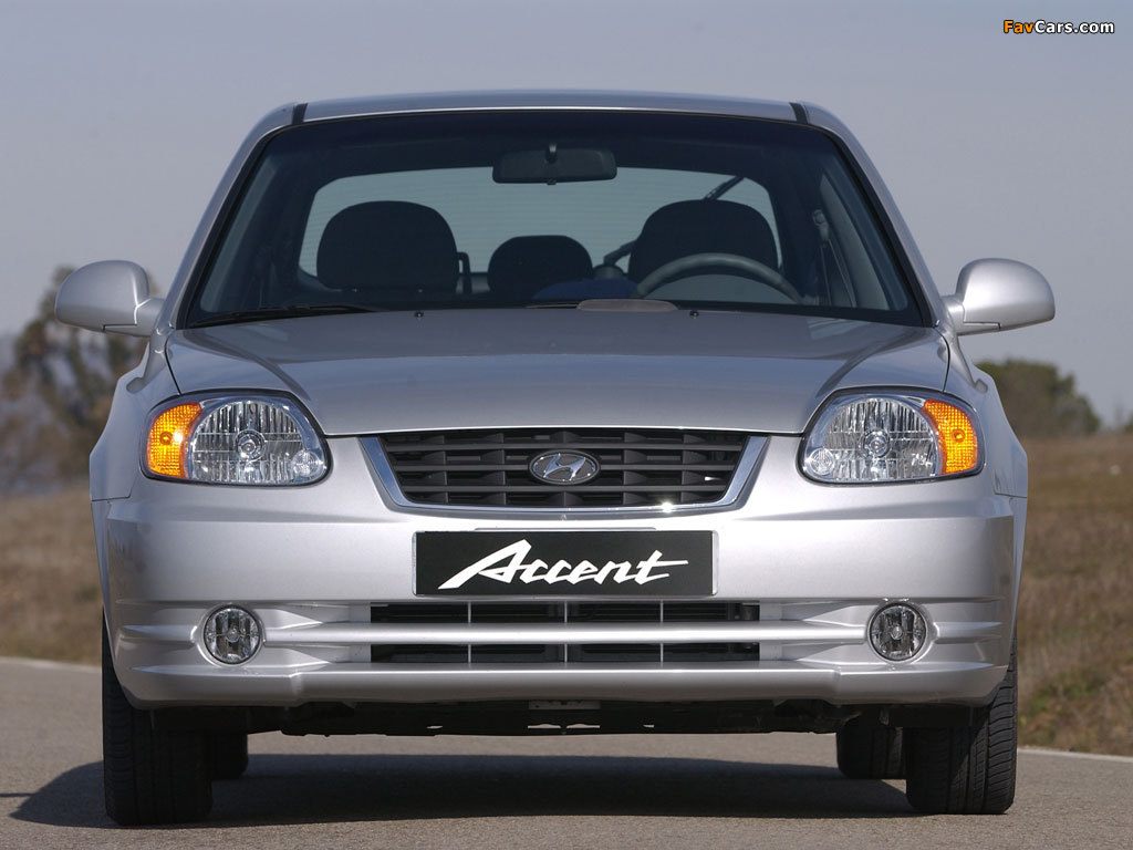 Pictures of Hyundai Accent 5-door 2003–06 (1024 x 768)